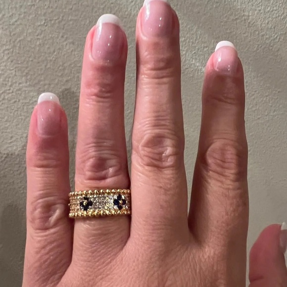 18k Sapphire Venetian Band - Picture 3 of 10